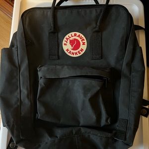 *Fjallraven Kanken* Black - EUC